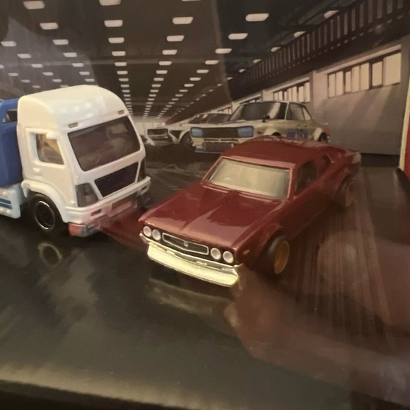 2020 HOT WHEELS PREMIUM~NISSAN 4 PIECE GARAGE DIORAMA BOX SET - Picture 9 of 13